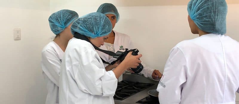 formacion, estudiantes en laboratorio, 91 KB, bachillerato