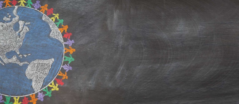 La escuela es un entorno formativo que además de enseñar conocimientos científicos debe formar hacia el bien común y educar para la paz